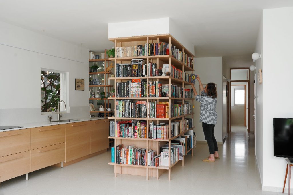 ריצוף דירה בטראצו מונוכרמטי בטעם עירוני